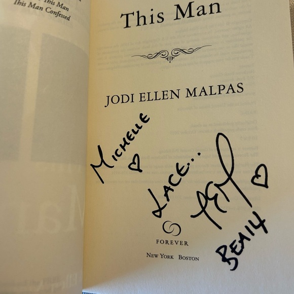 Books!📚 - Picture 3 of 5